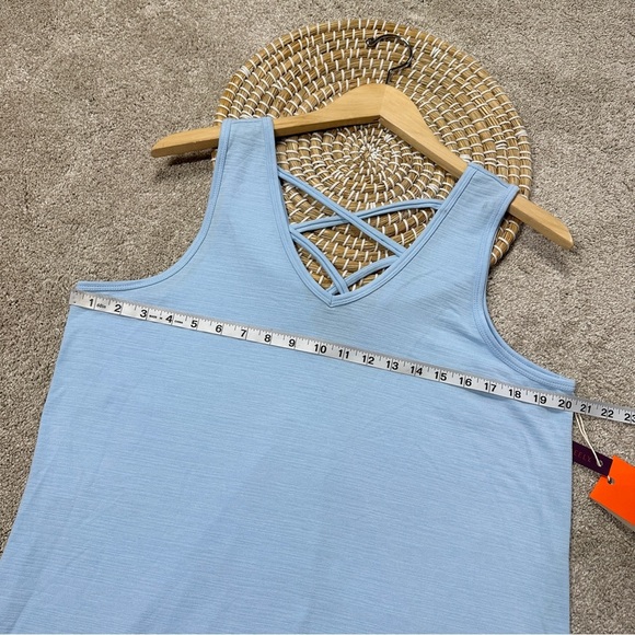 NWT Freely Women’s Addie Tank Top Sleeveless V-Neck Outdoor in Clear Sky Blue L - Picture 12 of 13